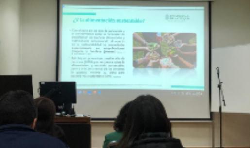 La conferencia online contó con las exposiciones de los profesores Cristina Carreño y Juan Goez, de la carrera de Nutrición y Dietética de la Universidad de Antioquia
