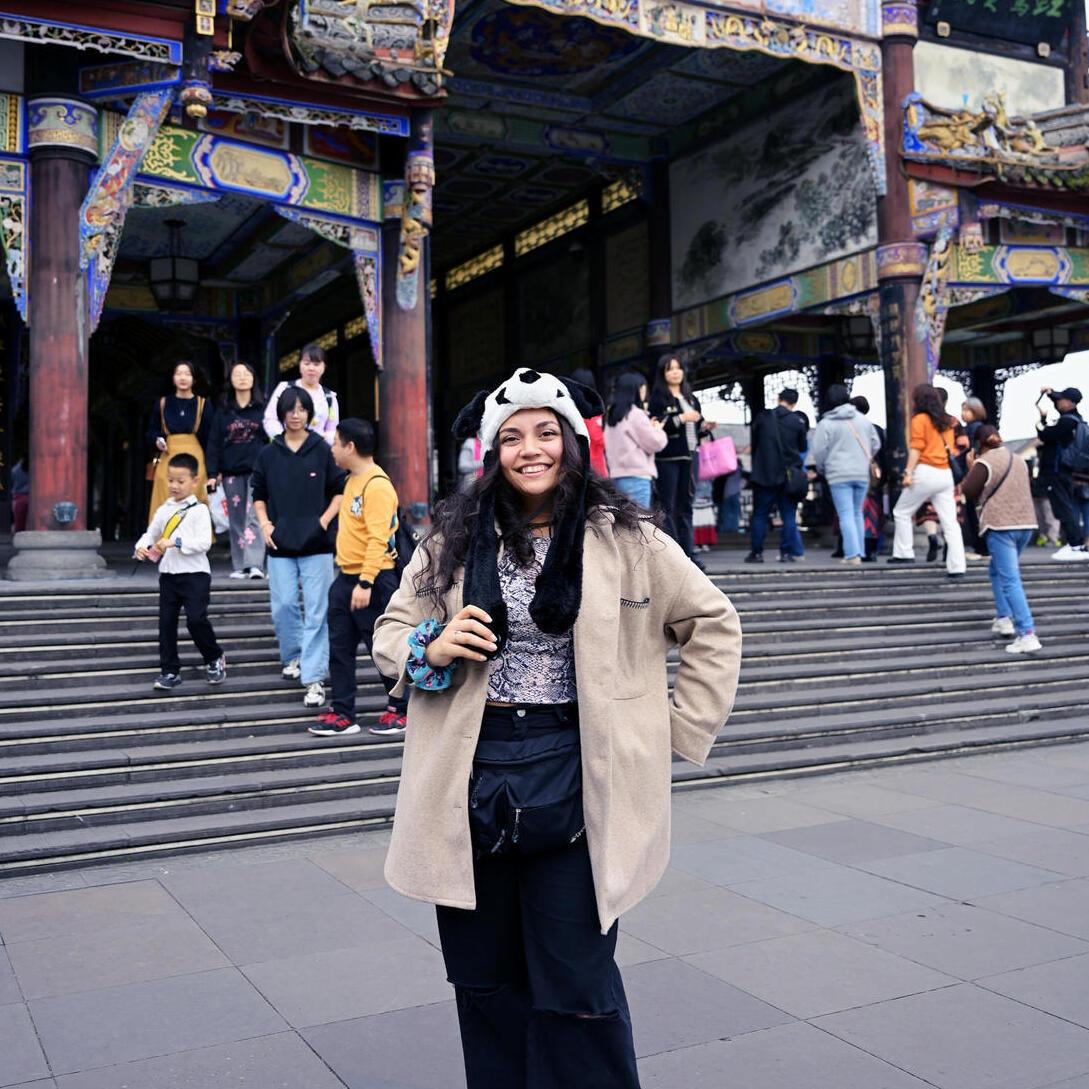 Gracias al programa de intercambio cultural "New Energy Talents", nuestra estudiante Denisse Toro pudo visitar China y conocer el ecosistema de innovación del gigante asiático.