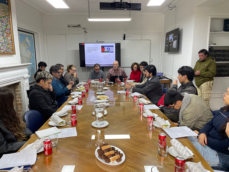 La presentación del estudio despertó gran interés entre alumnos y académicos.