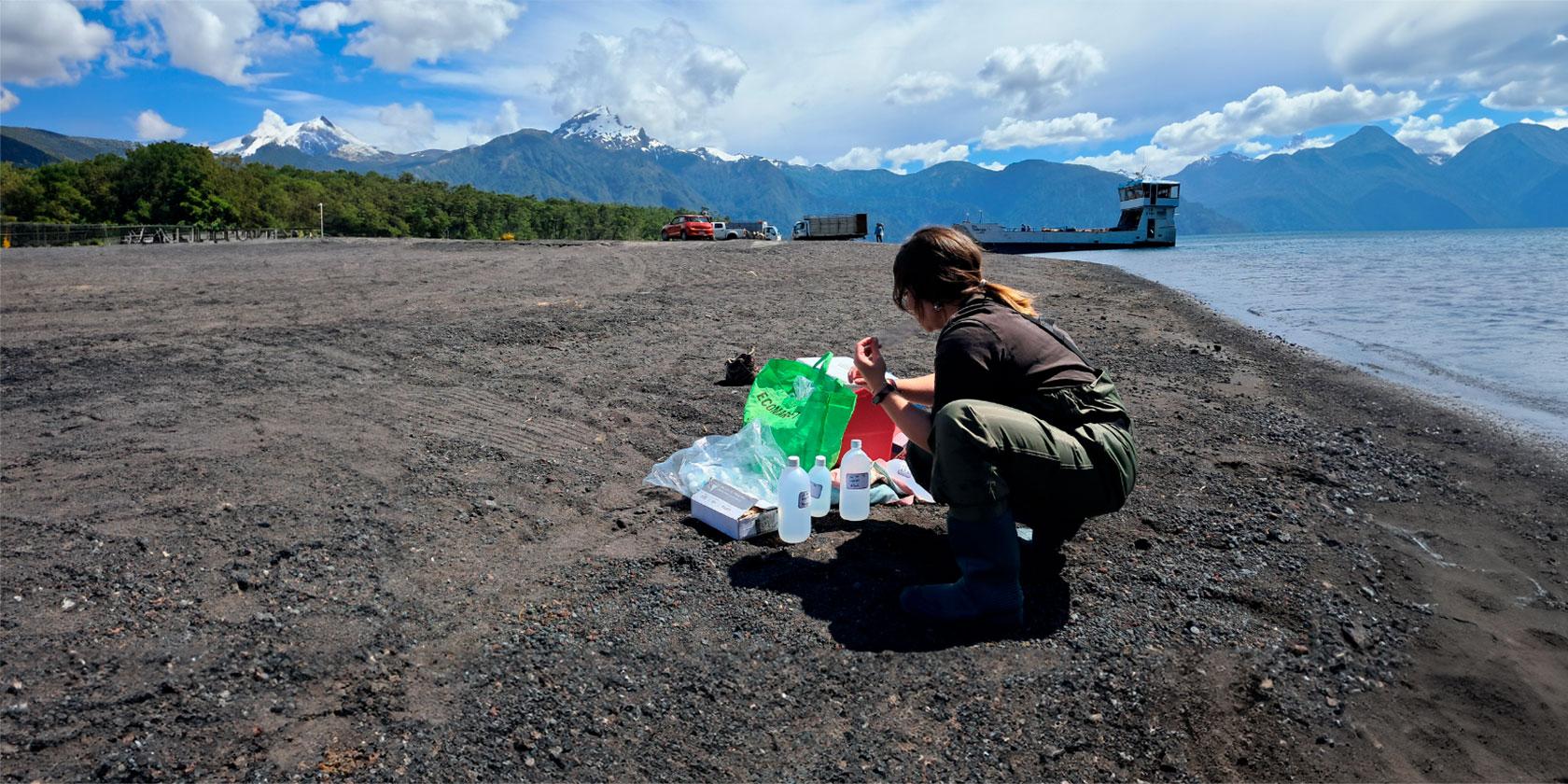 Convenio entre la U. de Chile y SERNAGEOMIN impulsará investigación sobre contaminación acuática