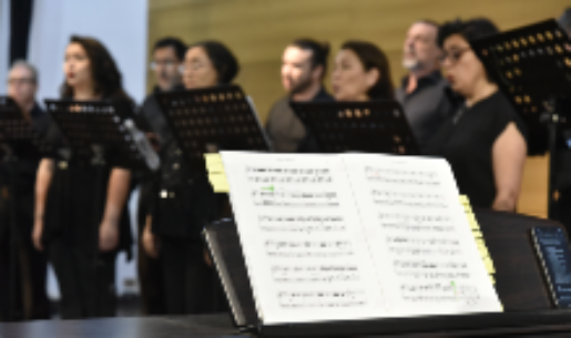 La Camerata Vocal ofreció un concierto para finalizar el 2024, organizado por la Dirección de Extensión de la Facultad de Medicina