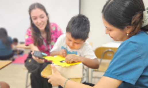 La iniciativa brindó 10 sesiones, ofrecidas por estudiantes de 4to año, a 27 niños y sus padres o cuidadores