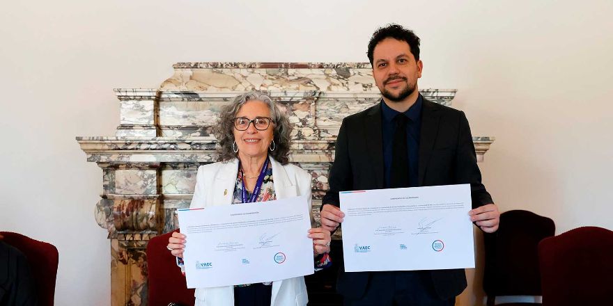 U. de Chile y Segpres firman convenio para promover la formación ciudadana y la participación juvenil