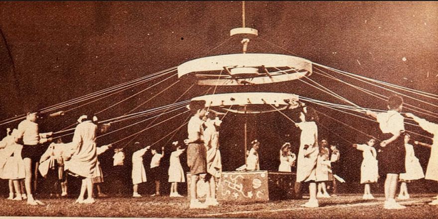 Un clásico inolvidable: el multitudinario homenaje de la U. de Chile a Gabriela Mistral en el Estadio Nacional