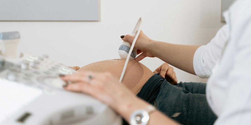 Alimentación saludable y actividad física: Factores que podrían ayudar a mejorar la reserva ovárica en mujeres