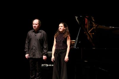 El encuentro culminó con la presentación artística del quinto ciclo de piano realizado en el Teatro de la Universidad de Chile con el programa 4, titulado “El pensamiento de Olivier Messiaen”.