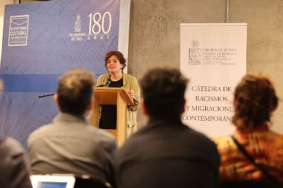 La coordinadora académica de la Cátedra de Racismos y Migraciones Contemporáneas de la U. de Chile, Ximena Póo.