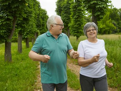  El costo del sedentarismo en la salud está asociado a un aumento en el riesgo de padecer obesidad, diabetes tipo 2, enfermedades cardiovasculares, y ciertos tipos de cáncer.