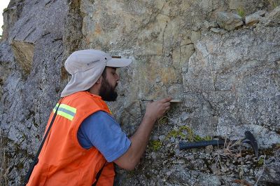 Este sistema se extiende en latitud desde Concepción hasta el Istmo de Ofqui, cerca de Coyhaique. En este tramo existiría la posibilidad de generación eléctrica con geotermia.