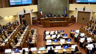 El informe emanado de la comisión mixta fue aprobado con la unanimidad de las y los 121 parlamentarios presentes en la Sala de la Cámara de Diputadas y Diputados