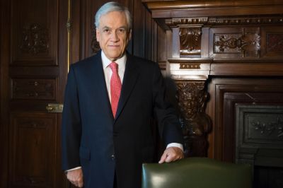 Sebastián Piñera fue Patrono de la Universidad de Chile entre los años 2010-2014 y 2018-2022, durante sus dos períodos presidenciales., 