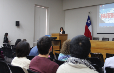 Anahí Urquiza, directora de innovación de la Vicerrectoría de Investigación y Desarrollo, mencionó la urgente tarea de abordar el contexto medioambiental de forma colaborativa