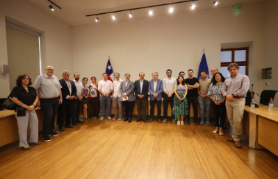 La Facultad de Ciencias Físicas y Matemáticas (FCFM), a través del Centro de Energía y con el apoyo de la Vicerrectoría de Investigación y Desarrollo (VID), ha asumido la responsabilidad de liderar el proceso de coordinación del ITL en la U. de Chile.