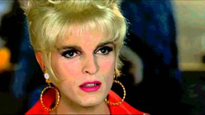 "Tacones lejanos", una película de enredos amorosos que cuenta con la actuación de Miguel Bosé, quien interpreta a un juez y también a una drag-queen.