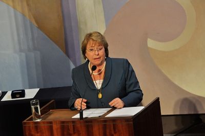 Michelle Bachelet durante el aniversario 172 de la Universidad de Chile.