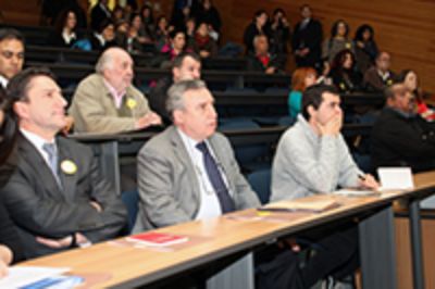 El Rector Ennio Vivaldi en la sala G108 de la FCFM, donde se realizó el lanzamiento de las actividades conmemorativas del gobierno y de la Universidad de Chile. 