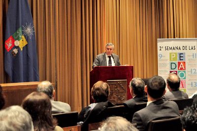 El Rector Ennio Vivaldi anunció hoy la creación del nuevo Programa Transversal de Educación de la U. de Chile.