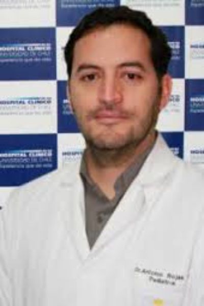 Dr. Antonio Rojas, Jefe del Servicio de Pediatría del Hospital Clínico de la U. de Chile.