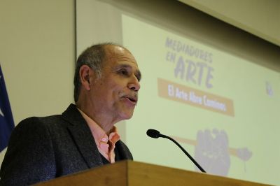 Juan Cortés, Vicerrector de Asuntos Estudiantiles y Comunitarios, durante la Jornada de Mediación Cultural.