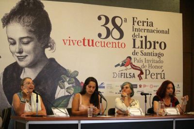 La presentación de "Mujeres Insurrectas" en la FILSA 2018 fue organizada por la Cátedra Amanda Labarca de la Vicerrectoría de Extensión y Comunucaciones de la Universidad de Chile.