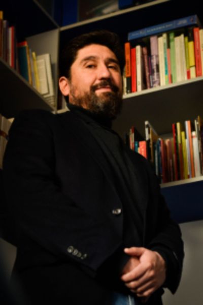 Miguel Urrutia, académico de la Facultad de Ciencias Sociales.