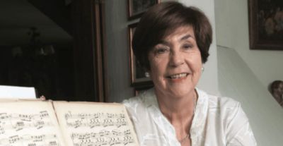 Carmen Luisa Letelier Valdés recibió la máxima distinción tras una larga y destacada trayectoria artística y académica en la Facultad de Artes de la U. de Chile.