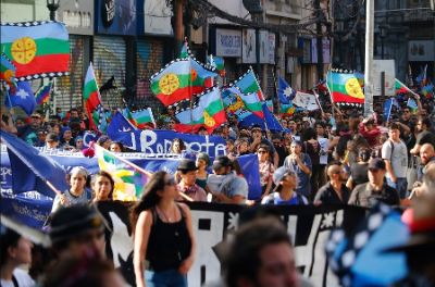 Para la académica, a través del activismo medioambiental se comenzó a forjar un encuentro de visiones y valores entre la cultura occidental y la de los pueblos ancestrales.