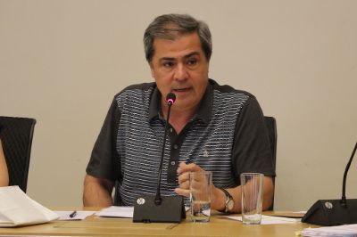 El Senador Jorge Gamonal señaló que el objetivo es avanzar hacia una Carrera Funcionaria como un sistema integral de desarrollo al interior de la Universidad.