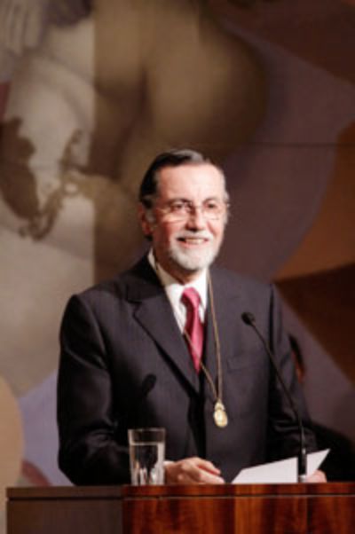  Rector Víctor Pérez Vera