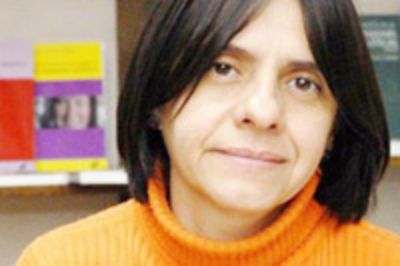 Profesora Carmen Julia Coloma, académica de la Escuela de Fonoaudiología.