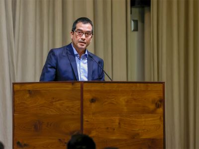 Rafael Castillo, director de la Dirección de Servicios de Información y Bibliotecas (SISIB).