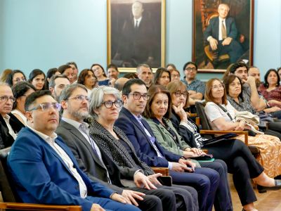 Autoridades y asistentes a la ceremonia del 30° aniversario de SISIB y del portal web uchile.cl.