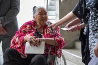 Ana Gonzalez Recabarren, huelguista de 1977, presente en la inauguración de la exposición del MMDH.