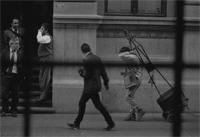 La boya busca representar estos lugares donde habían ocurrido los diversos movimientos sociales que habían tenido lugar donde antes había mar en Valparaíso.