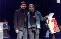 Sebastián Squella, director del montaje "Pinochet, la obra censurada en dictadura" recibió el premio Eugenio Guzmán por parte del jurado y abrirá la temporada 2017 del Detuch.