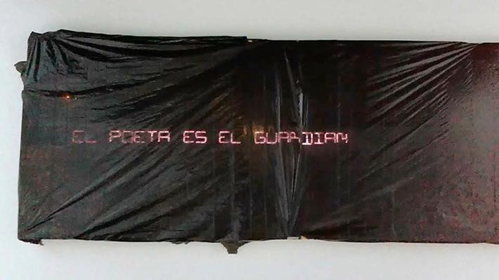 "Presuponemos que estamos pisando terreno minado e intentamos resolver los peligros que significa invocar los tics académicos propios del arte de denuncia" expresaron.