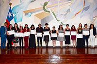 En la ceremonia participaron titulados de Licenciatura en Artes menciones Danza, Artes Plásticas, Teoría e Historia del Arte, Teoría de la Música, Interpretación y Composición Musical.