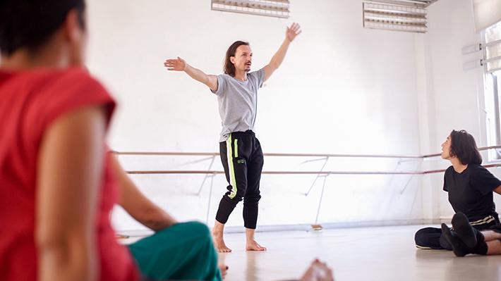 El bailarín indicó que a la hora de realizar clases "me dejo permear por la energía del grupo, por su experiencia".