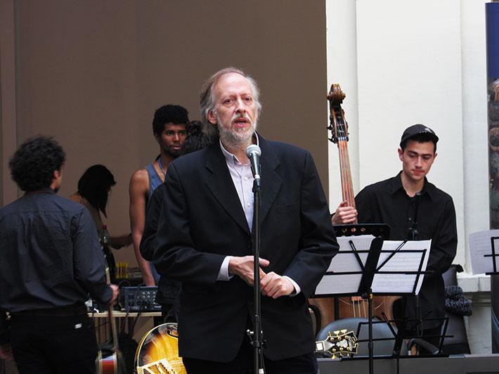 El decano de la Facultad, prof. Luis Orlandini, fue el encargado de dar la bienvenida al evento. 