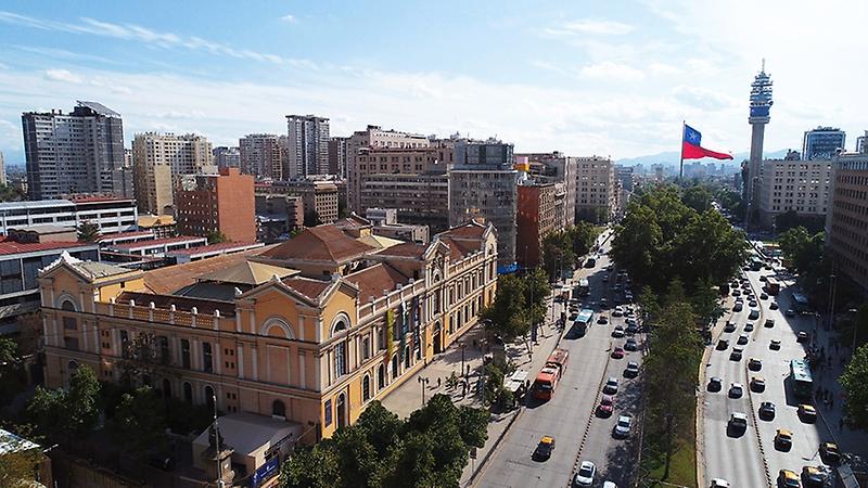 La resolución otorgó el máximo período de acreditación a la Casa de Bello por tercera vez consecutiva, desde que el año 2004 esta universidad fuera una de las pioneras en el aseguramiento de calidad.