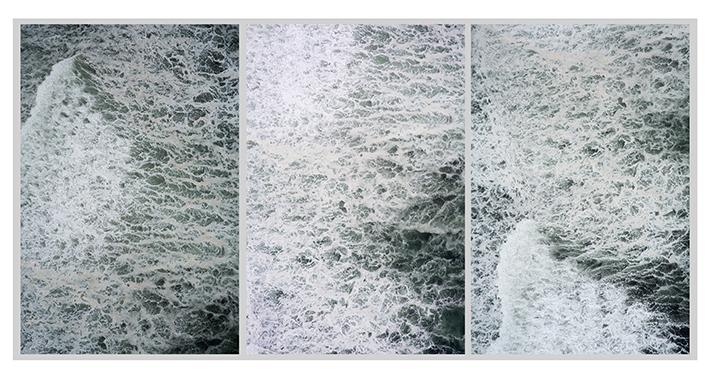 "Fotografías Aéreas: Chile desde el Aire (1962 a 1970)" es uno de los proyectos beneficiados por FONDART (Imagen obra anterior 1 de mayo 2015 mar es un tríptico fotográfico de la Serie "Vahído", 2015)