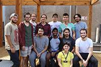 Estudiantes de distintas menciones de la Licenciatura en Artes se han encargado en estos más de cinco años de la organización de este espacio que ha acogido conciertos, teatro, danza, charlas, etc.