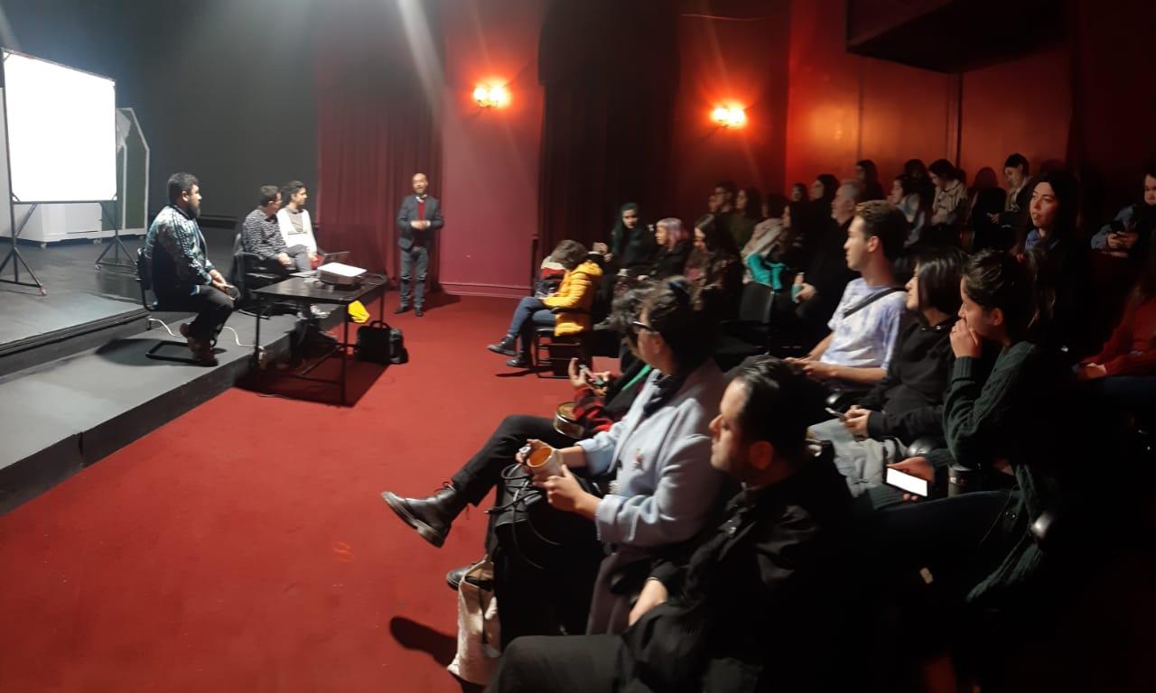 Juan Andrés Rivera, Felipe Olivares y Rocío Hernández en el II Encuentro con Diseñadores en 2019