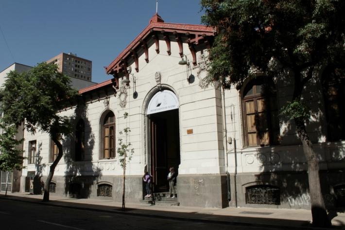 Facultad de Artes se adjudica Fondo de Apoyo a la Docencia de Pregrado (FADoP) 2019, que permitirá mejorar las condiciones de infraestructura de enseñanza-aprendizaje de la sede Pedro de la Barra.