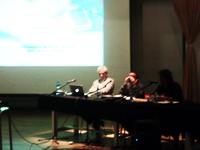 José Ramón Alcalá investiga sobre Arte y Nuevos Medios, liderando numerosos proyectos en torno a las aplicaciones de nuevas tecnologías en creación artística, el New Media Art y la Museografía Virtual