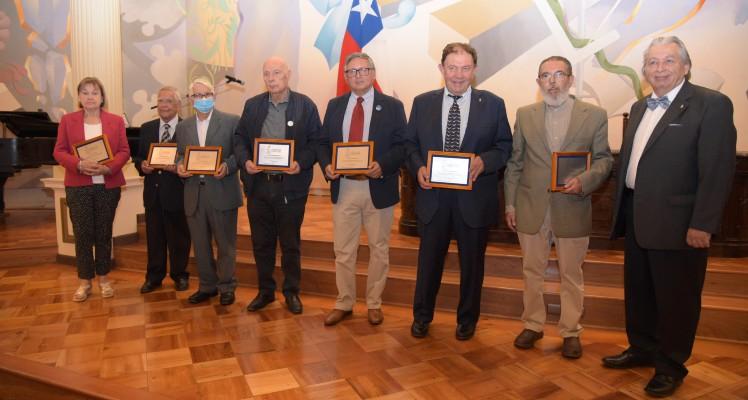 Reconocimiento de la Facultad de Ciencias a académicos y académicas que se acogieron a retiro voluntario