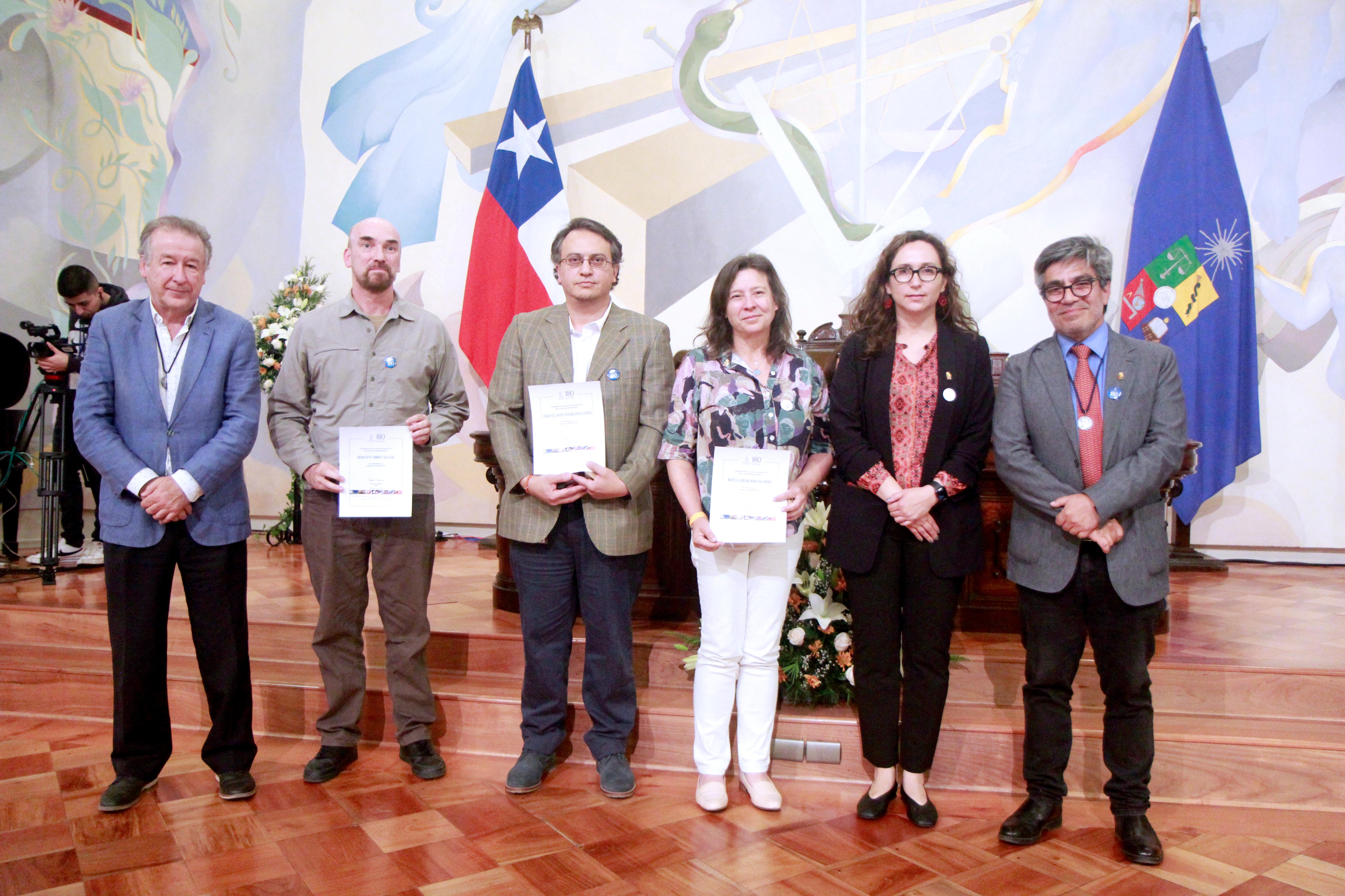 Francisco Gracia, Director del DIQBM recibe reconocimiento por destacado desempeño en Investigación e Innovación 2022