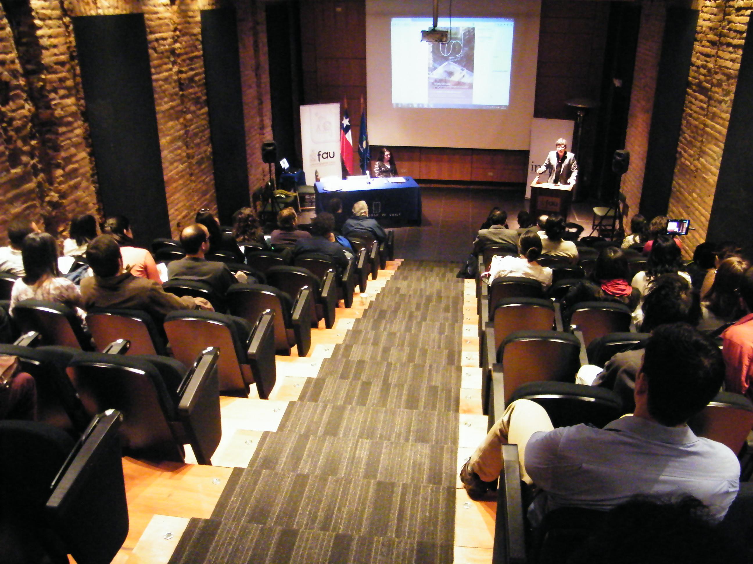 Foro abierto durante la conferencia