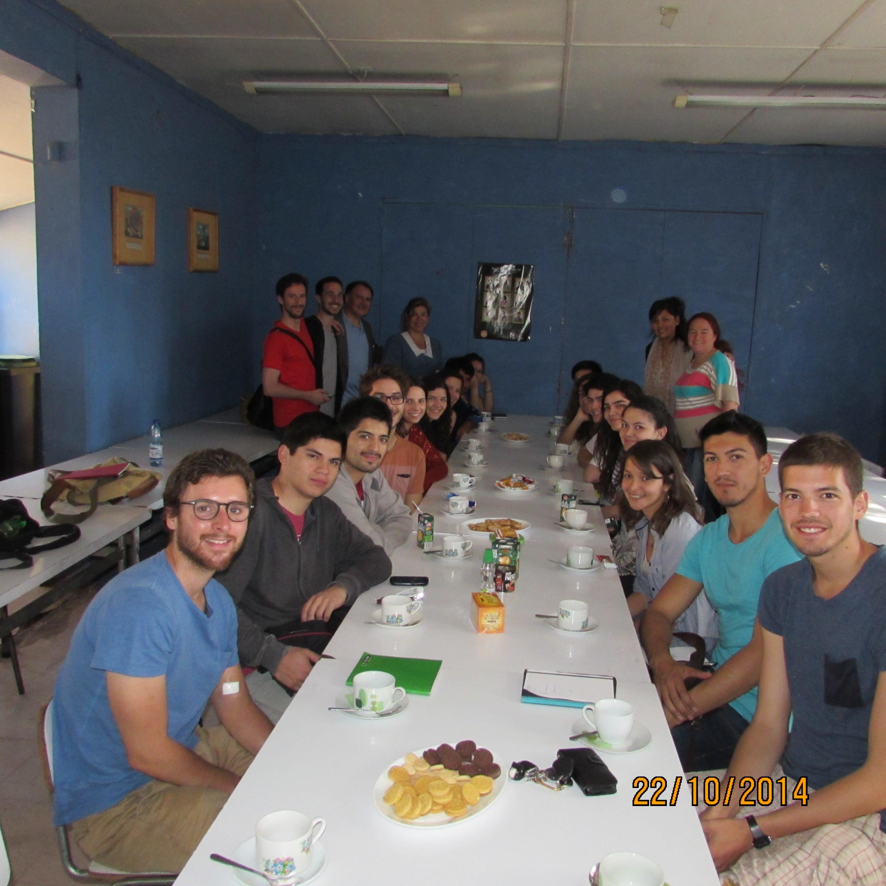 Estudiantes en Escuela Santa Rosa