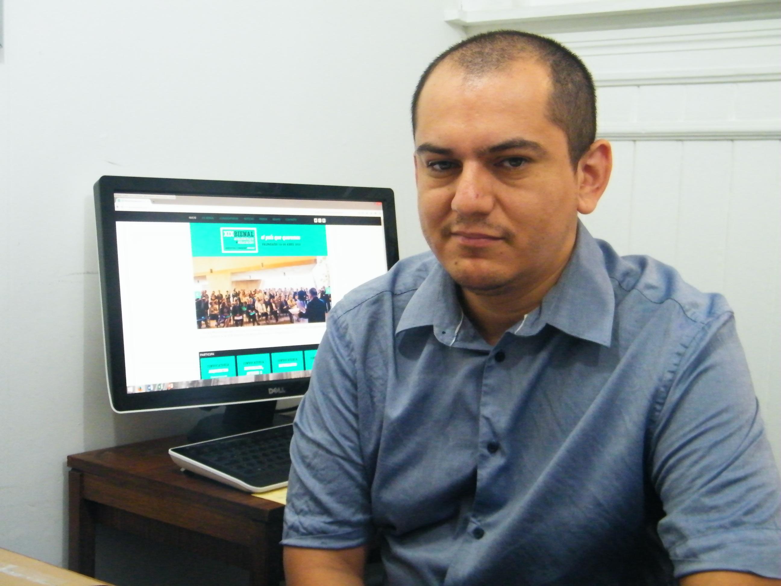 Alberto Fernández, Jefe de Carrera de Arquitectura.